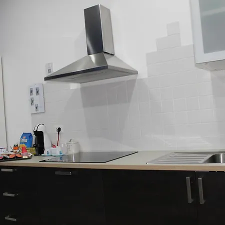 Gd House בית הארחה 3*